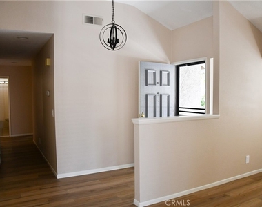 2337 E Skyline Drive - Photo Thumbnail 6