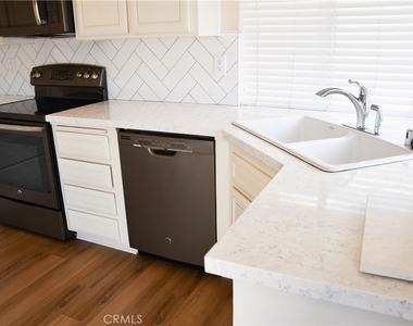 2337 E Skyline Drive - Photo Thumbnail 26