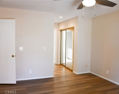 2337 E Skyline Drive - Photo Thumbnail 46