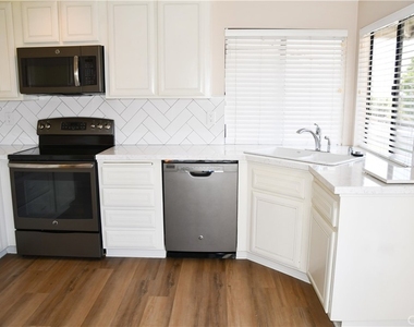 2337 E Skyline Drive - Photo Thumbnail 24