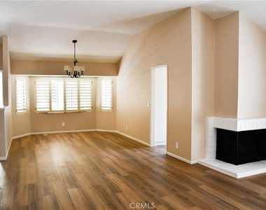 2337 E Skyline Drive - Photo Thumbnail 11