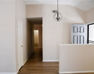 2337 E Skyline Drive - Photo Thumbnail 7
