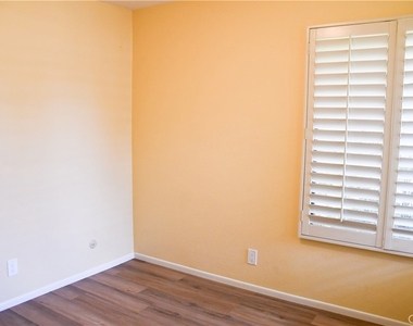 2337 E Skyline Drive - Photo Thumbnail 43