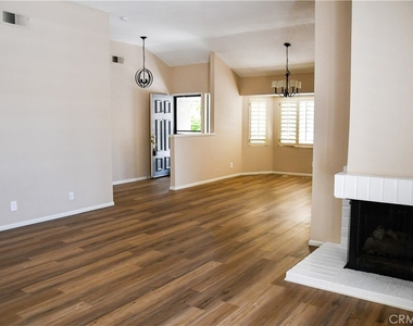 2337 E Skyline Drive - Photo Thumbnail 14