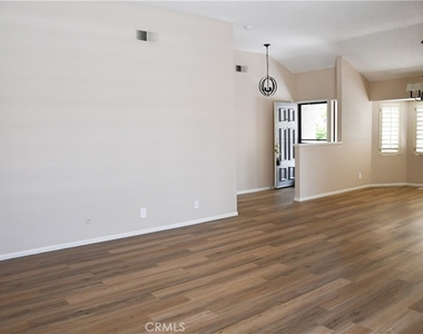 2337 E Skyline Drive - Photo Thumbnail 15