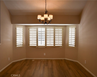 2337 E Skyline Drive - Photo Thumbnail 17