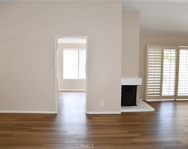 2337 E Skyline Drive - Photo Thumbnail 4