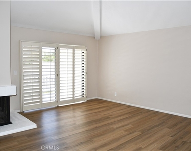 2337 E Skyline Drive - Photo Thumbnail 9