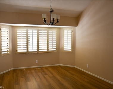 2337 E Skyline Drive - Photo Thumbnail 5