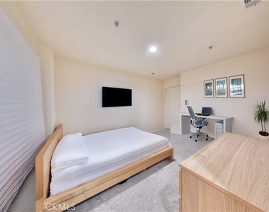 332 W Summerfield - Photo Thumbnail 4