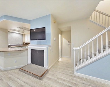 332 W Summerfield - Photo Thumbnail 14