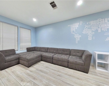 332 W Summerfield - Photo Thumbnail 5