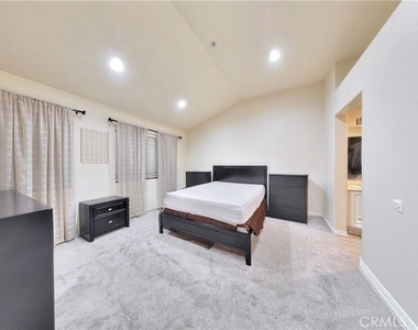 332 W Summerfield - Photo Thumbnail 1