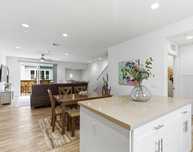 4367 Pacifica Way - Photo Thumbnail 8
