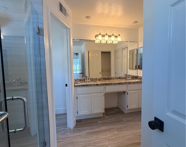 26 Bloomfield - Photo Thumbnail 8