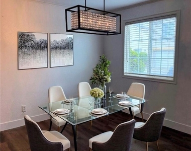 26 Bloomfield - Photo Thumbnail 3