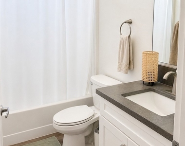 611 W Walnut - Photo Thumbnail 6