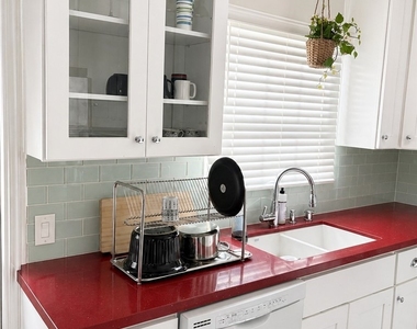 611 W Walnut - Photo Thumbnail 7