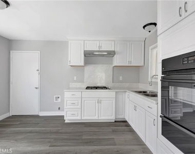 6141 Trinette - Photo Thumbnail 18