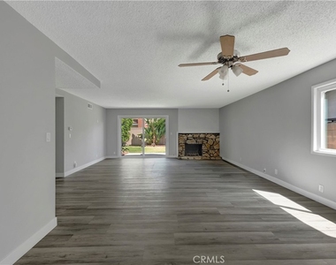 6141 Trinette - Photo Thumbnail 5