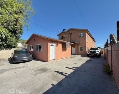 227 1/2 E 84th - Photo Thumbnail 1