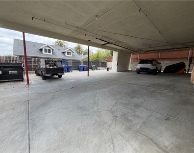 1651 Golden Gate - Photo Thumbnail 4