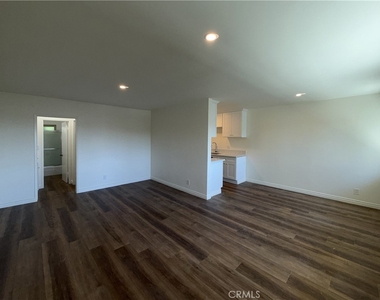 1651 Golden Gate - Photo Thumbnail 7