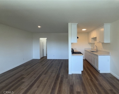 1651 Golden Gate - Photo Thumbnail 6