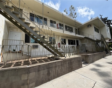 1651 Golden Gate - Photo Thumbnail 2
