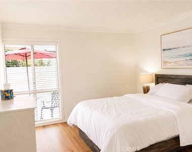 950 Avenida Carmel - Photo Thumbnail 9