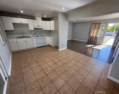 43051 Yew Street - Photo Thumbnail 3