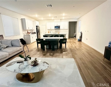 1704 Eagle Rd - Photo Thumbnail 3