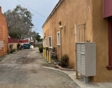 320 S Pico - Photo Thumbnail 3
