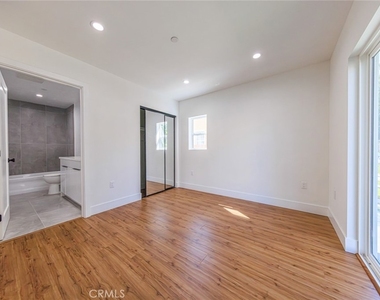 10810 Hesby Street - Photo Thumbnail 2