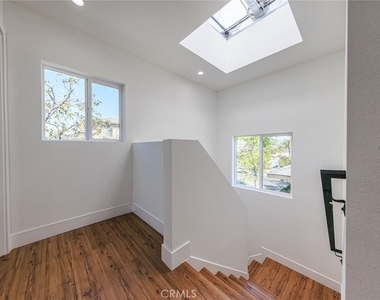 10810 Hesby Street - Photo Thumbnail 25