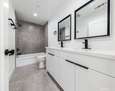 10810 Hesby Street - Photo Thumbnail 4