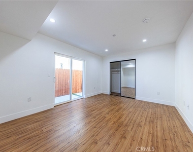 10810 Hesby Street - Photo Thumbnail 5