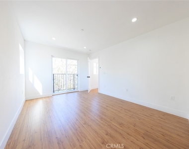 10810 Hesby Street - Photo Thumbnail 18