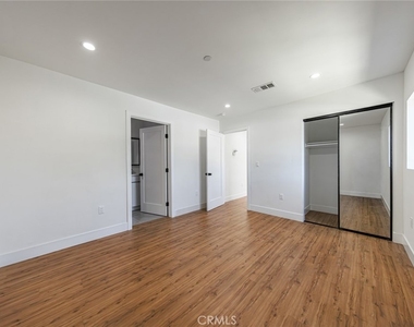 10810 Hesby Street - Photo Thumbnail 23
