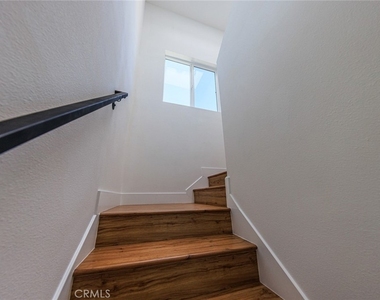 10810 Hesby Street - Photo Thumbnail 15