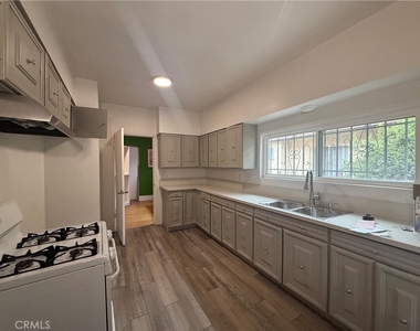 244 W 49th Street - Photo Thumbnail 1