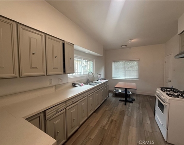244 W 49th Street - Photo Thumbnail 19