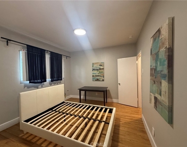 244 W 49th Street - Photo Thumbnail 17