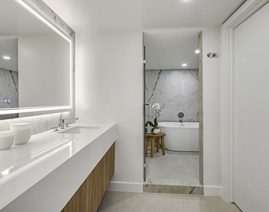 333 N Palm Drive - Photo Thumbnail 7