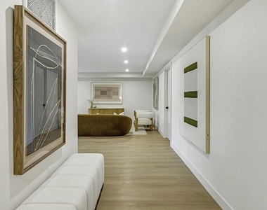 333 N Palm Drive - Photo Thumbnail 4