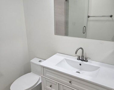 10836 Camarillo Street - Photo Thumbnail 3