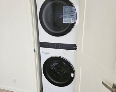 10836 Camarillo Street - Photo Thumbnail 7