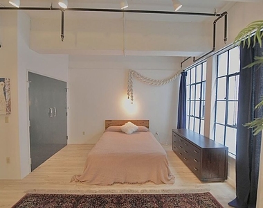 746 S Los Angeles Street - Photo Thumbnail 9