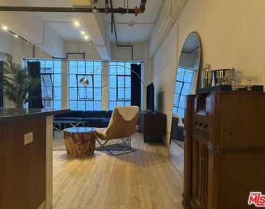 746 S Los Angeles Street - Photo Thumbnail 10