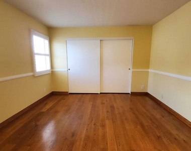 7320 Balboa Boulevard - Photo Thumbnail 16